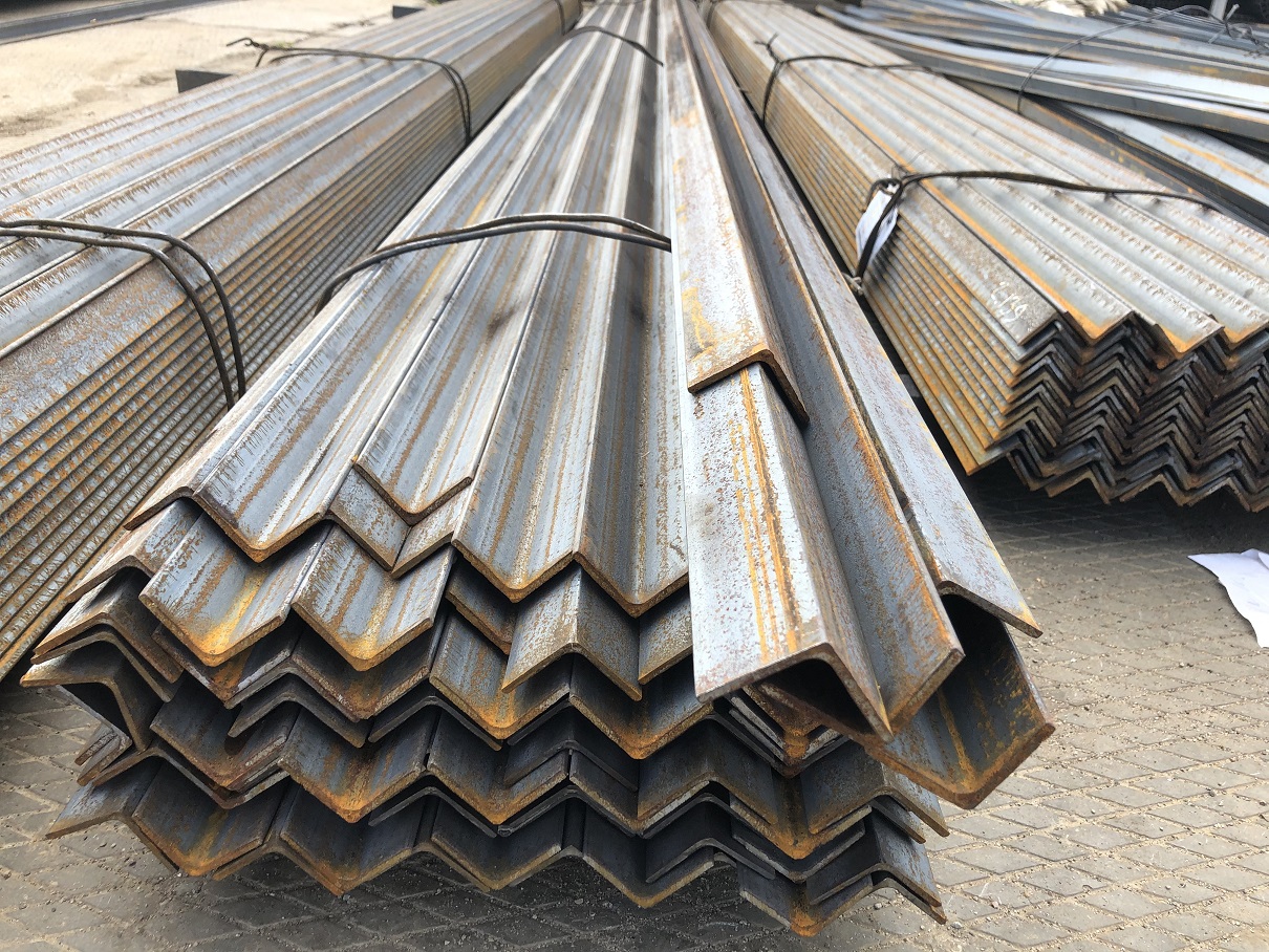 Уголок 32х32х3