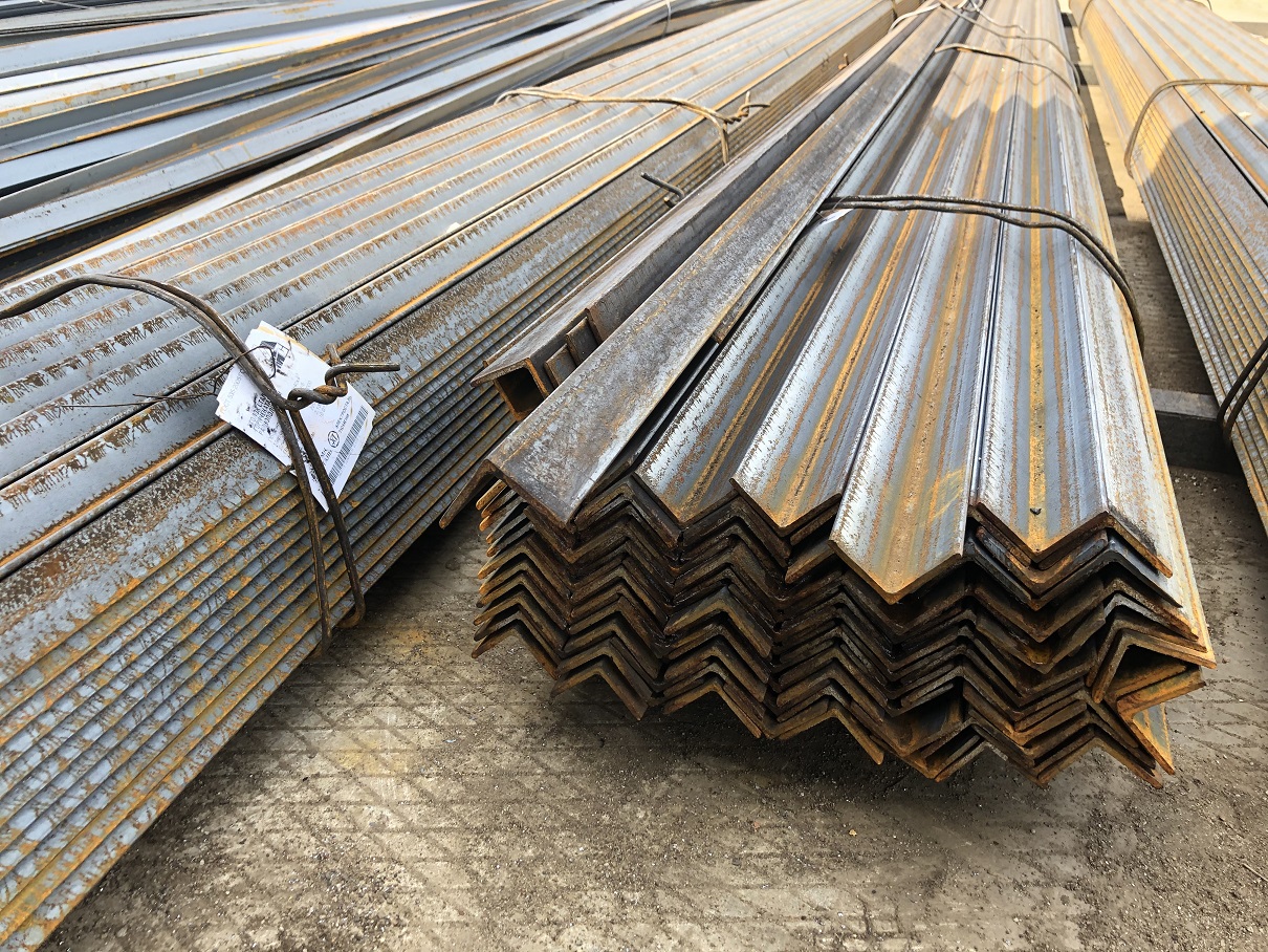 Уголок 32х32х4